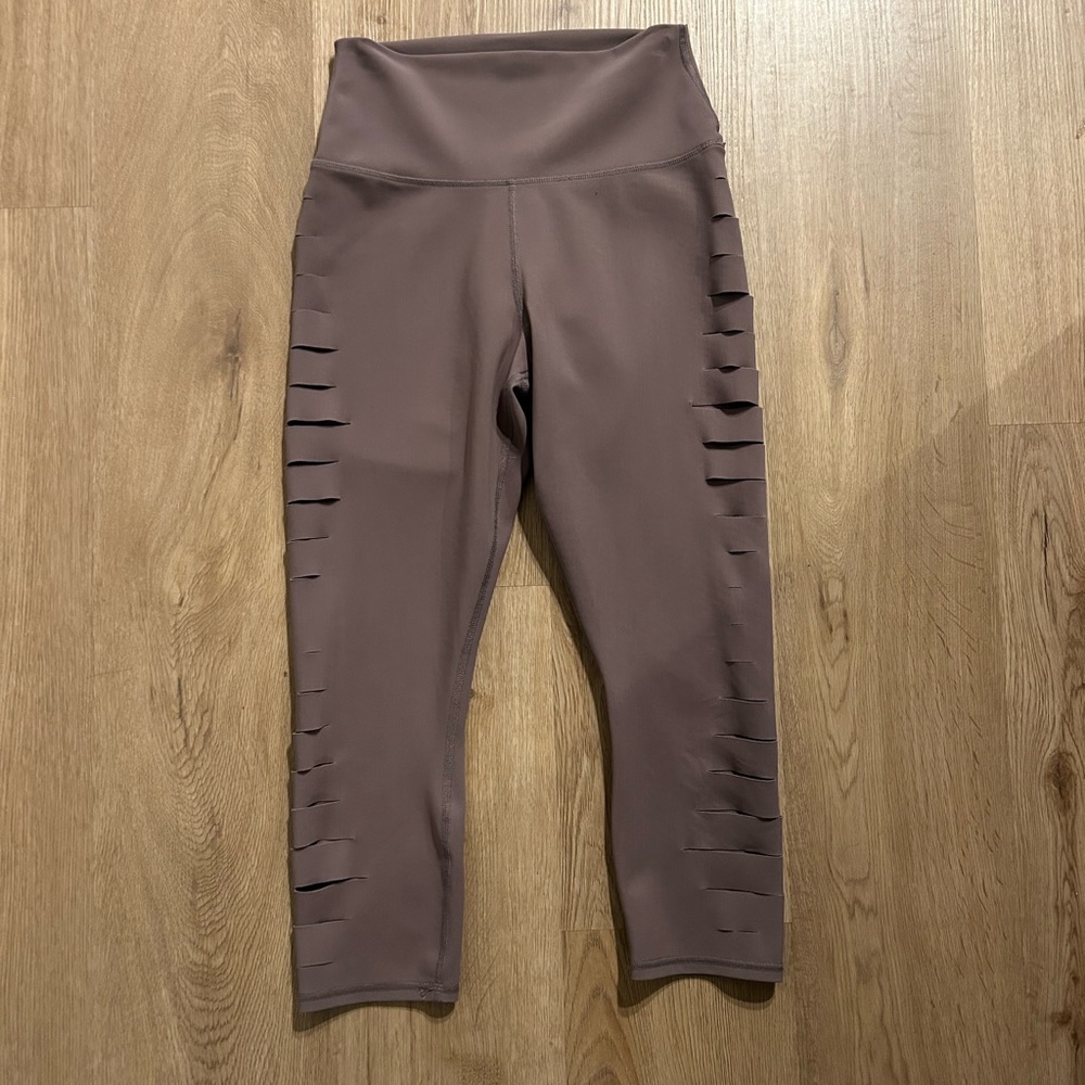 ALO Yoga High Waist Ripped Warrior Leggings in Mauve size small